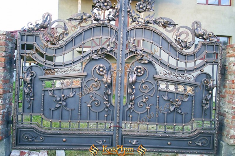 Примеры фото кованые ворота