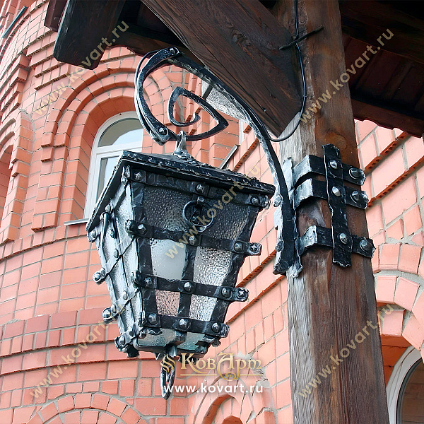Кованые уличные фонари