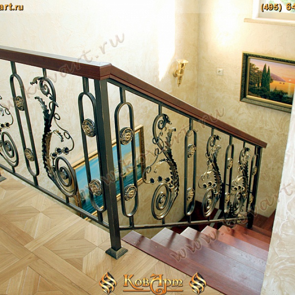 Кованая лестница с деревянными ступенями Код: КЛ-24/67
