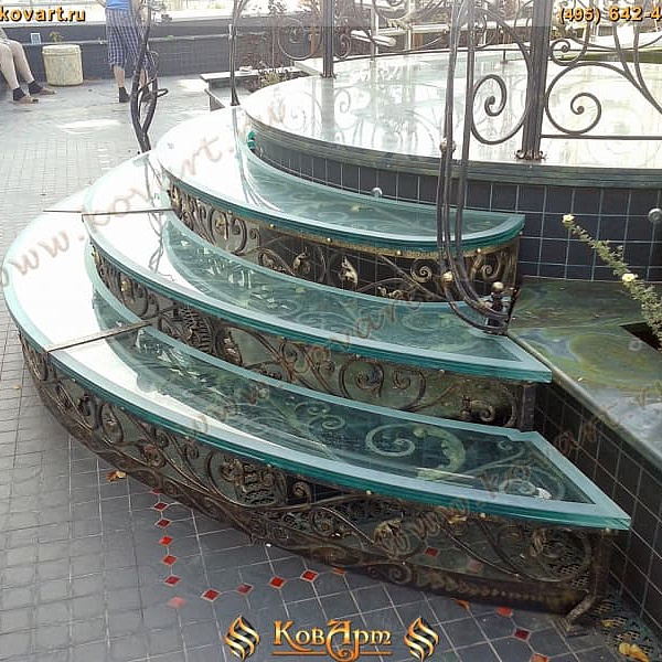 Кованое крыльцо со стеклянными ступенями  Код: КРЦ-31