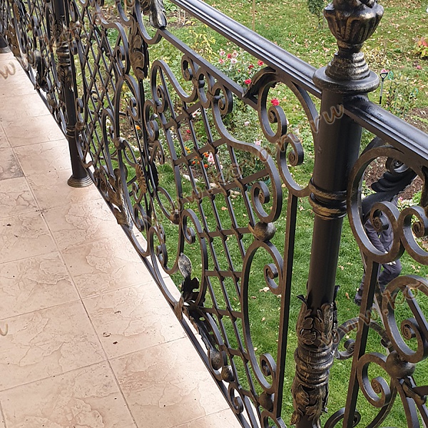 Кованое узорчатое балконное ограждение Код: БО-0166/69