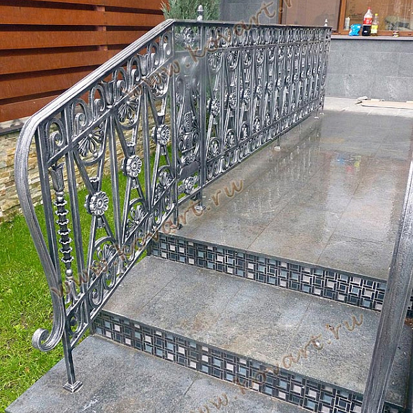 Кованые ограждения с серебряной патиной Код: БО-094/69