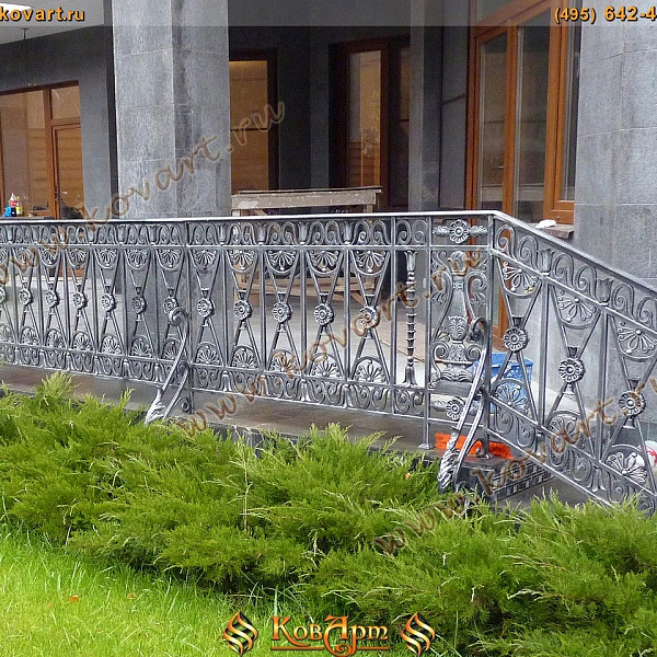 Кованые ограждения с серебряной патиной Код: БО-094/79