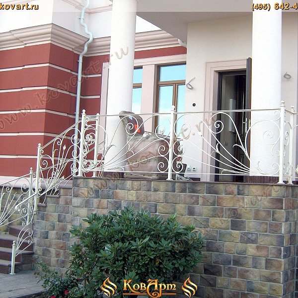 Кованые перила белого цвета на улице Код: ЛП-0173/65