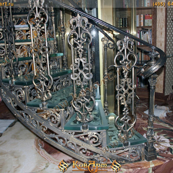 Кованые винтовые лестницы со стеклянными ступенями Код: КВЛ-03/65