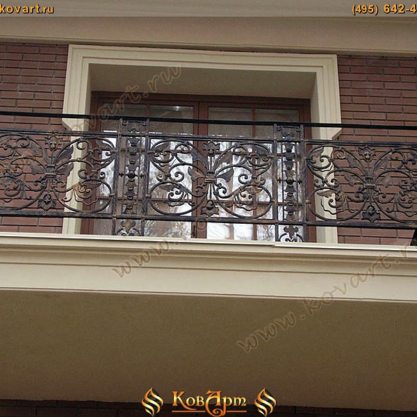 Кованый балкон с металлическим поручнем Код: БО-032/63