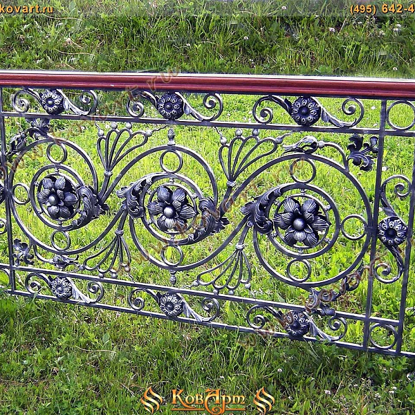 Кованый черный балкон с серебряной патиной Код: БО-052/63