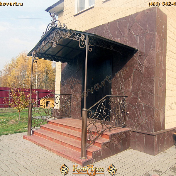 Крыльцо с кованым козырьком и перилами Код: КРЦ-04/64