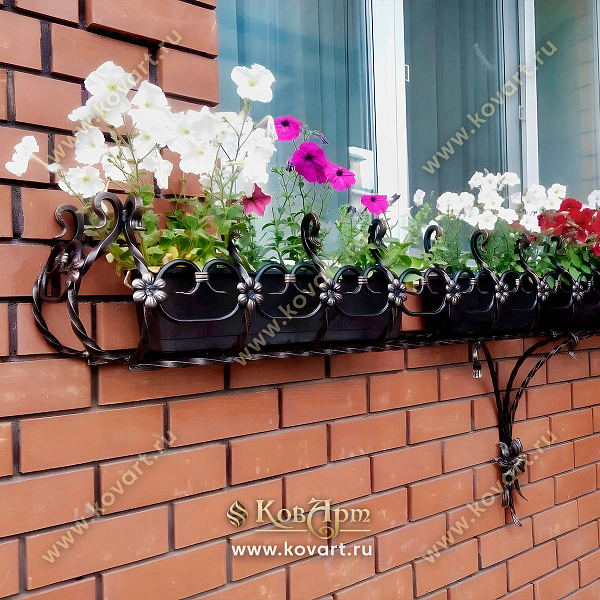 Кованые цветники
