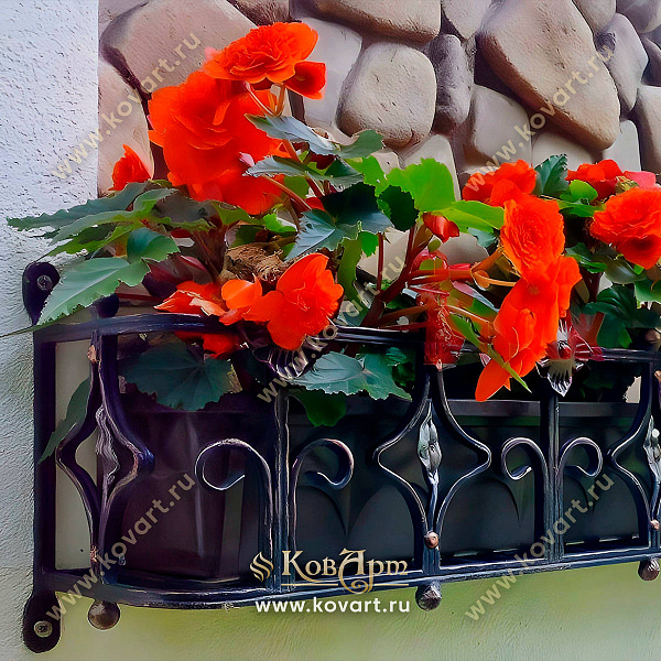 Кованые цветники