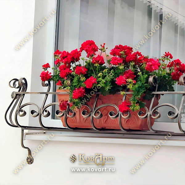 Кованые цветники