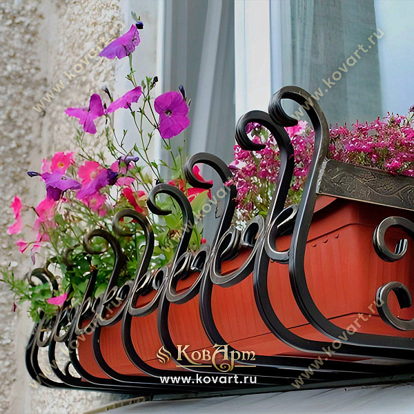 Кованые цветники