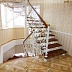 Белая кованая лестница с дубовыми ступенями Код: КЛ-03/89