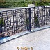 Кованый балкон с черными перилами Код: БО-045/77