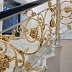 Мраморная лестница с кованым золотым узором на перилах Код: ЛП-021/97