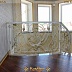 Мраморная винтовая лестница с белыми коваными перилами Код: КВЛ-07/83