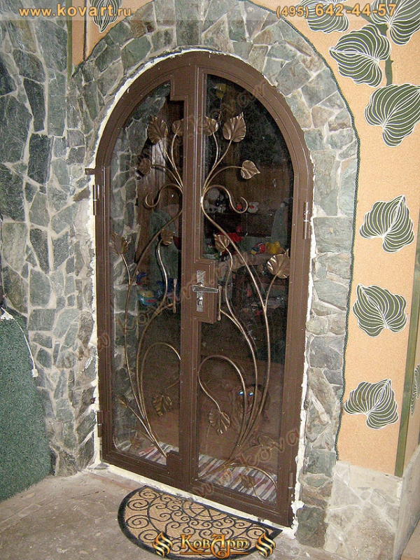Арочная кованая дверь со стеклом Код: ДВ-020/63
