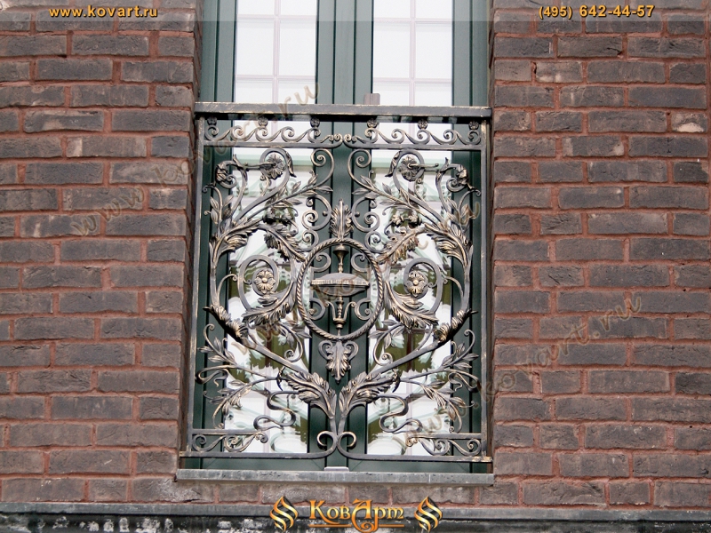 Кованые балконные ограждения с металлическим поручнем  Код: БО-012
