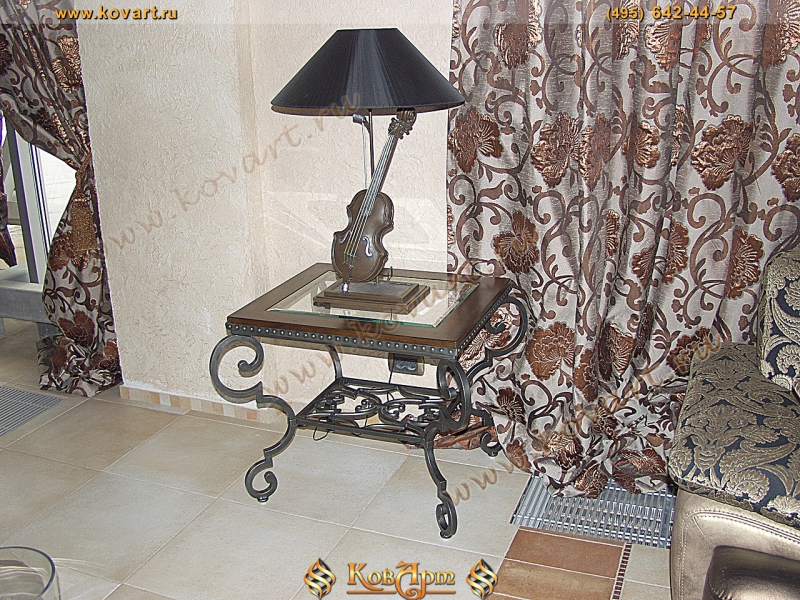 Кованые прикроватные столики и тумбы