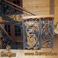 Кованые балконы в деревянном доме Код: БО-160/71